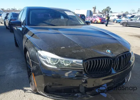 2019 BMW 740I из США, поврежденный, VIN WBA7E2C56KB454096